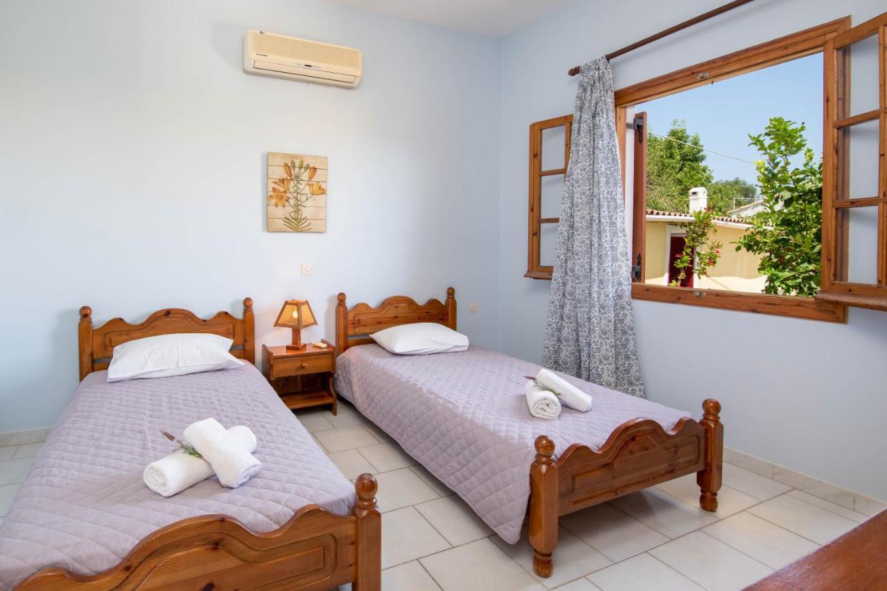 Voula Apartments ไกออส ภายนอก รูปภาพ