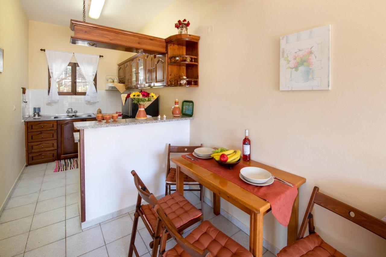 Voula Apartments ไกออส ภายนอก รูปภาพ
